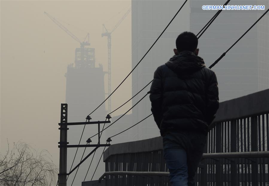 CHINA-BEIJING-SMOG-RED ALERT (CN)