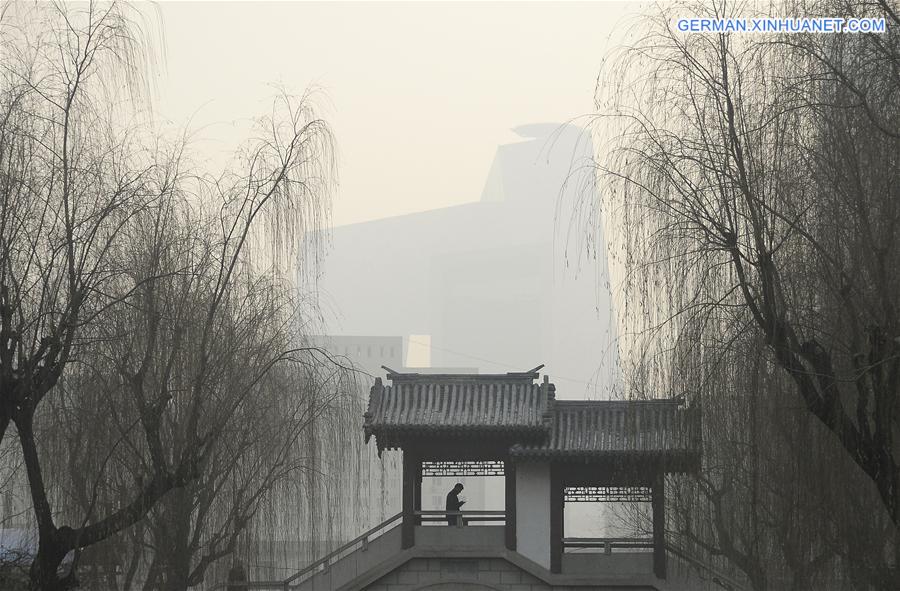 CHINA-BEIJING-SMOG-RED ALERT (CN)