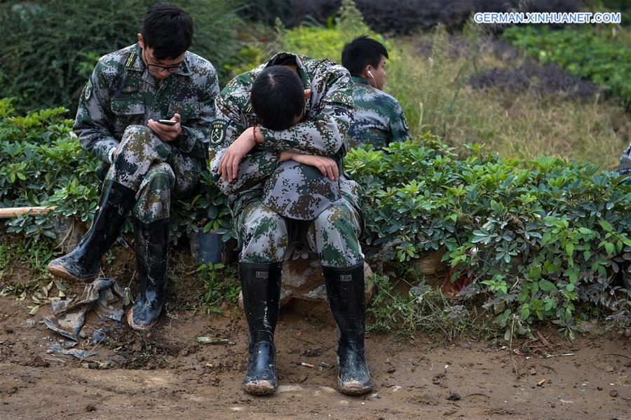 CHINA-SHENZHEN-LANDSLIDE-PEOPLE (CN)