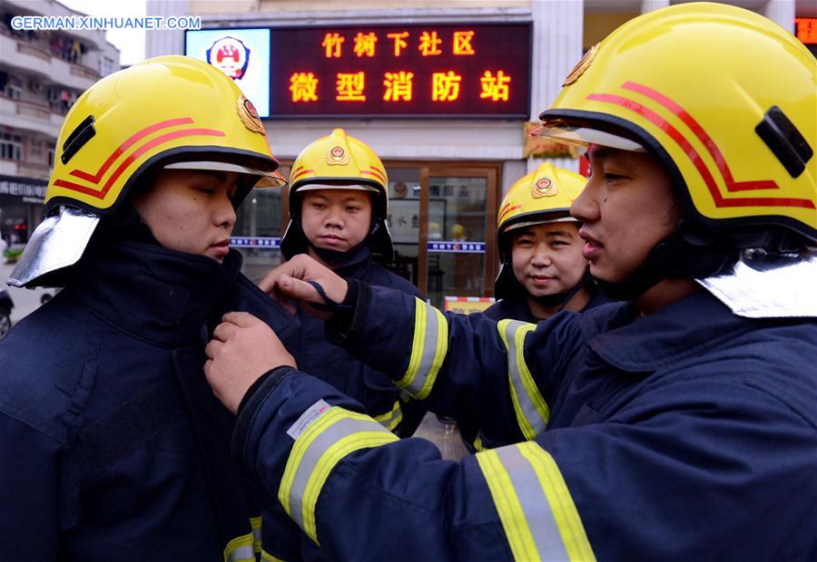 CHINA-JINJIANG-VOLUNTEER FIREFIGHTERS-TRAINING