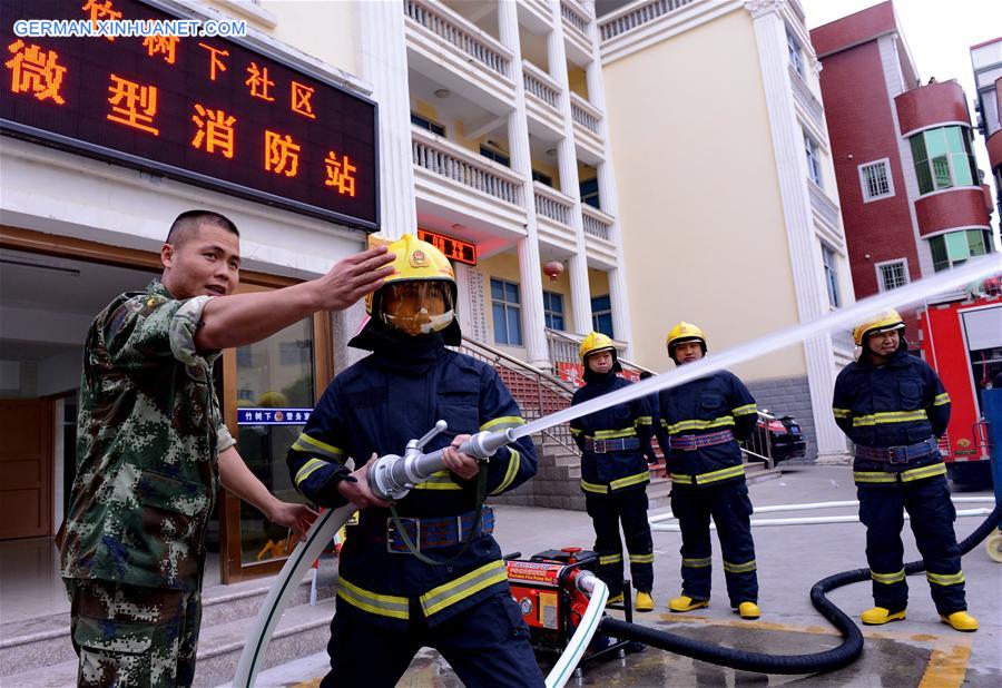 CHINA-JINJIANG-VOLUNTEER FIREFIGHTERS-TRAINING