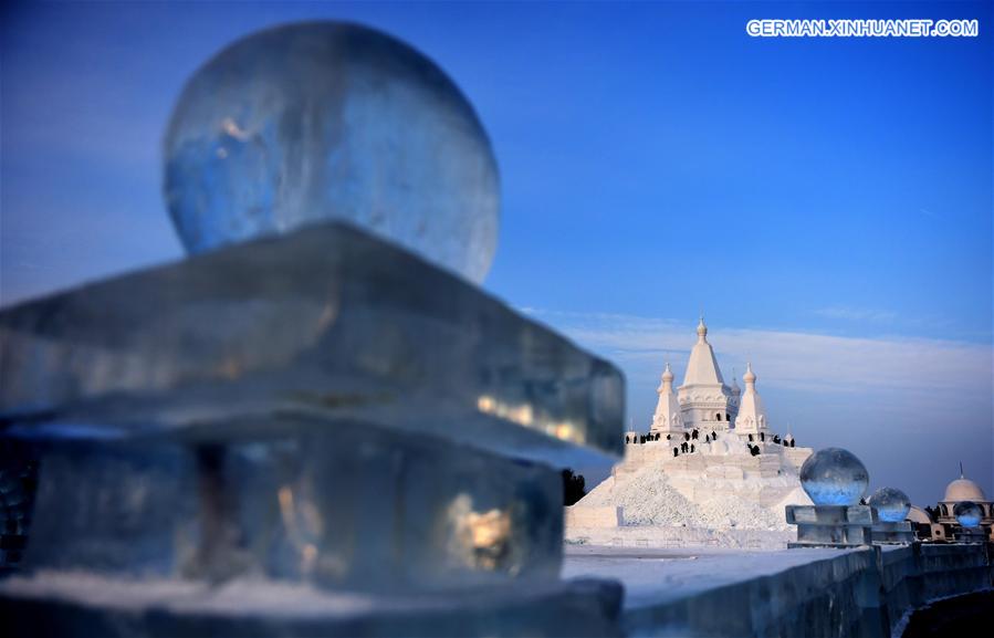 CHINA-HARBIN-SNOW SCULPTURE (CN)