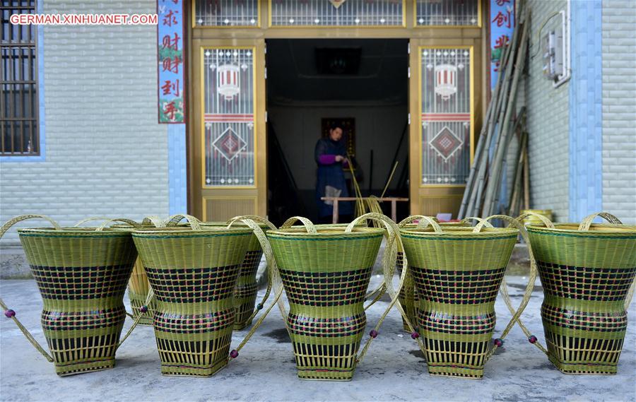 #CHINA-HUBEI-TUJIA-HANDICRAFT (CN)