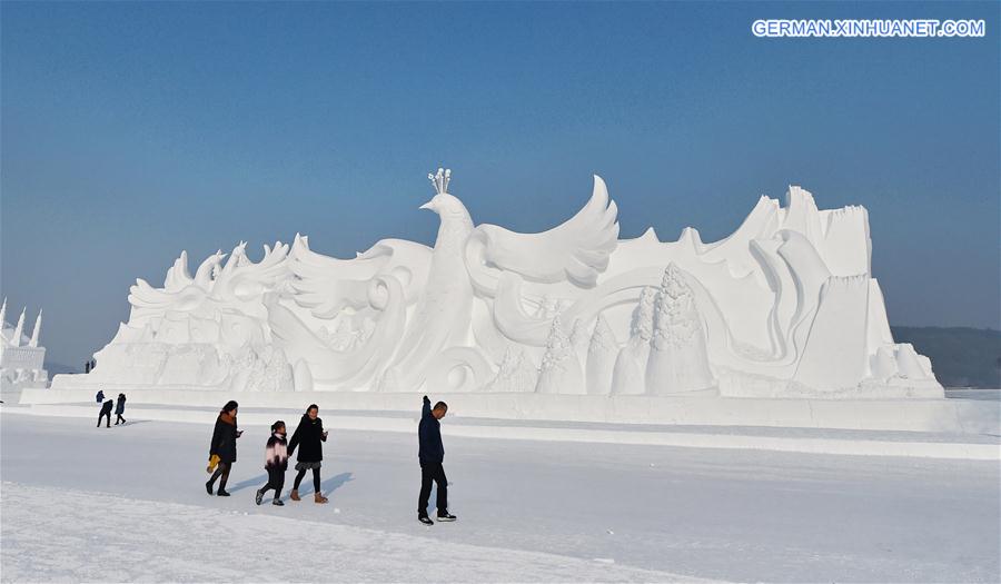 CHINA-JILIN-CHANGCHUN-SNOW SCULPTURES (CN)