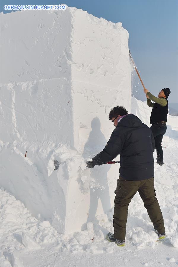 CHINA-CHANGCHUN-SNOW SCULPTURE (CN)