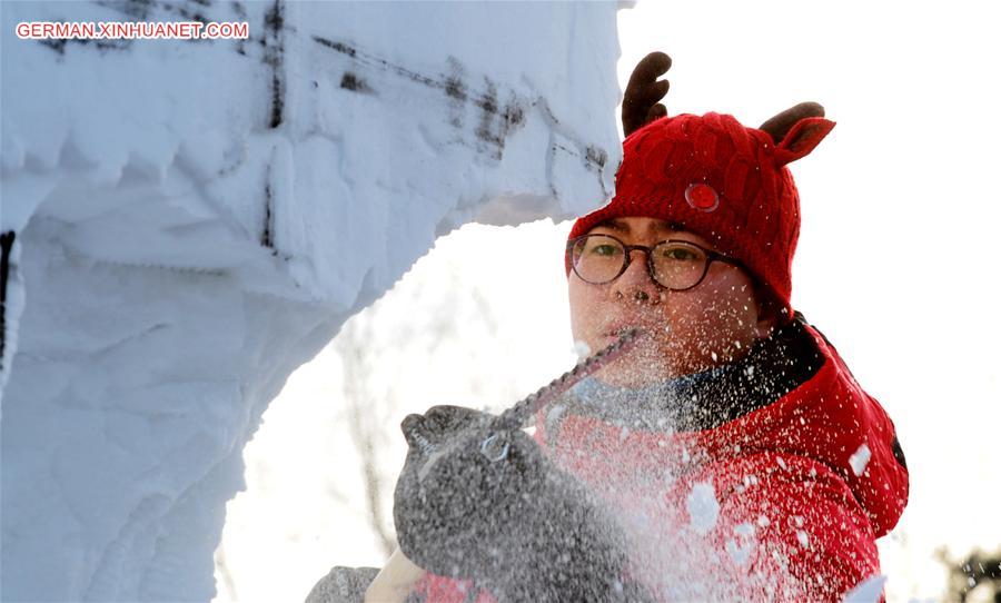 CHINA-HARBIN-SNOW SCULPTURE-CONTEST (CN) 