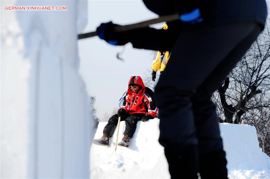 CHINA-HARBIN-SNOW SCULPTURE-CONTEST (CN) 