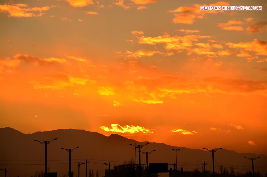 #CHINA-GANSU-JIUQUAN-CRIMSON CLOUDS (CN)