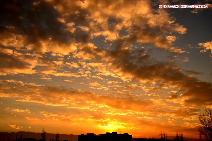 #CHINA-GANSU-JIUQUAN-CRIMSON CLOUDS (CN)