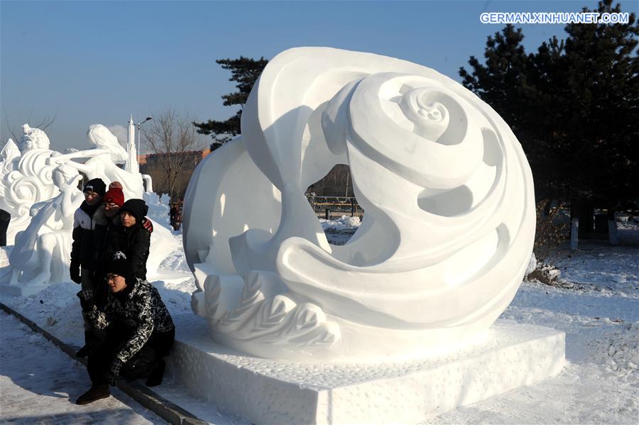 CHINA-HARBIN-SNOW SCULPTURE-CONTEST (CN)