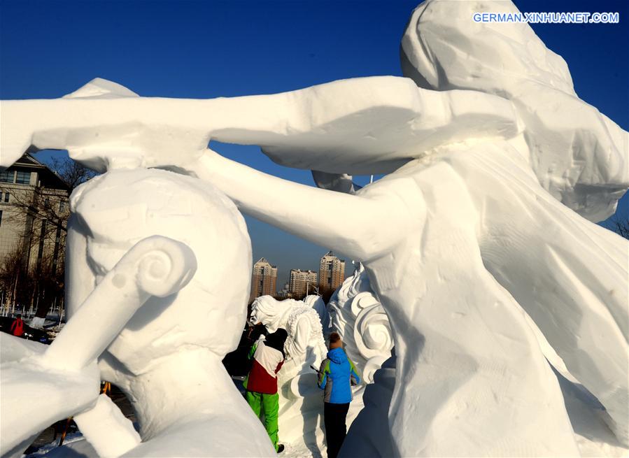 CHINA-HARBIN-SNOW SCULPTURE-CONTEST (CN)