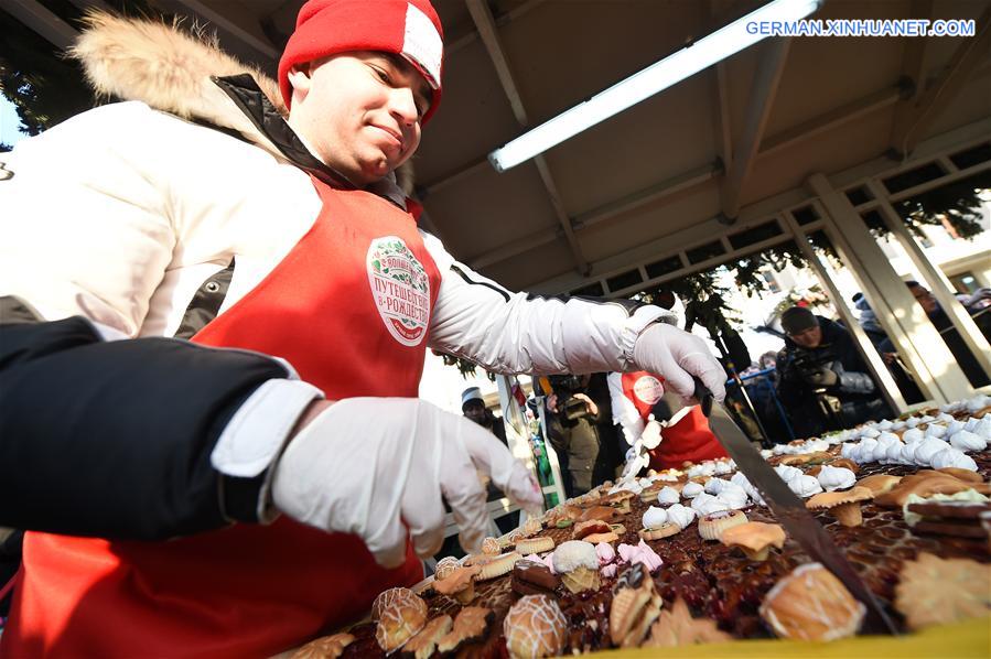 RUSSIA-MOSCOW-ORTHODOX-CHRISTMAS-PIE