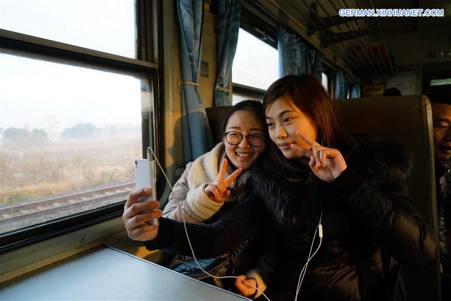 CHINA-NANJING-LAST GREEN TRAIN(CN)