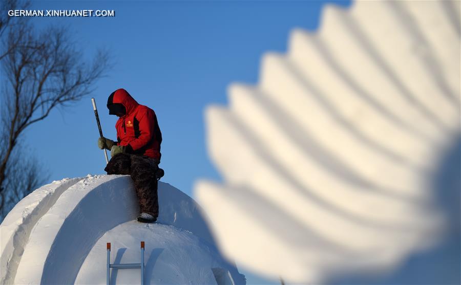 CHINA-HARBIN-SNOW SCULPTURE (CN)