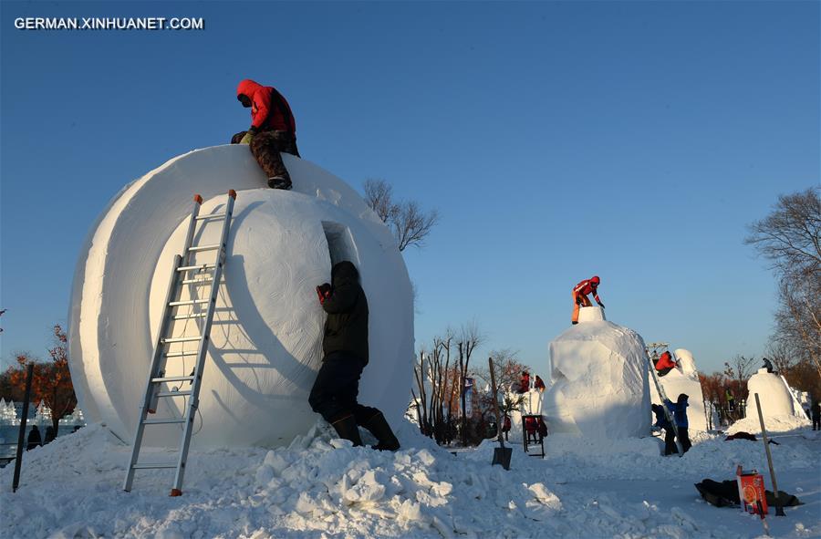 CHINA-HARBIN-SNOW SCULPTURE (CN)