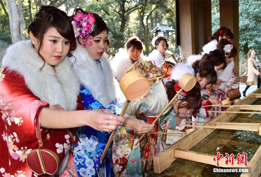 Japanische Reisefhrer feiern den Tag der Erwachsenen in Tokio