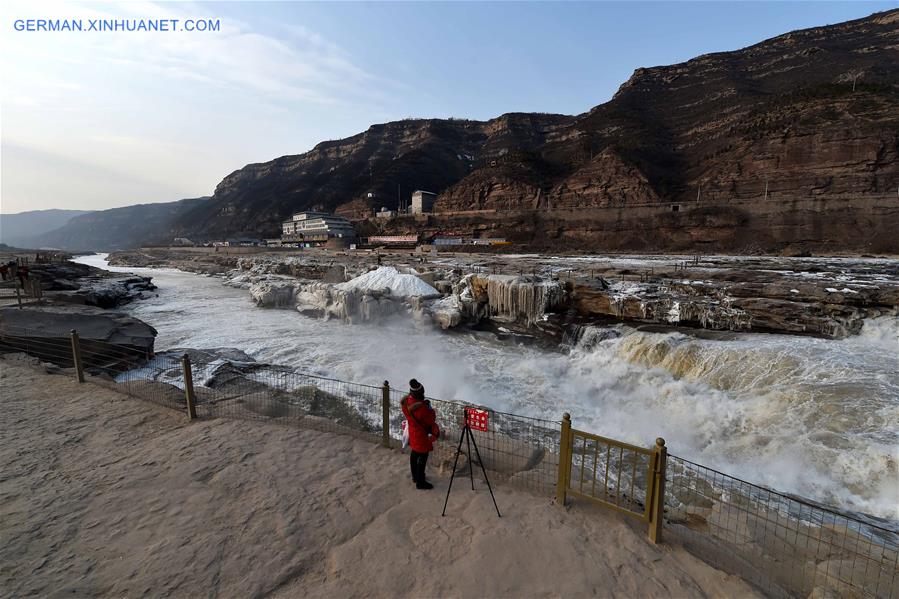 CHINA-YELLOW RIVER-HUKOU WATERFALL-FROZEN SCENERY(CN)