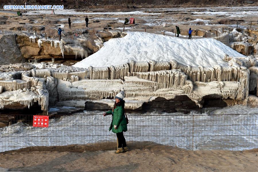 CHINA-YELLOW RIVER-HUKOU WATERFALL-FROZEN SCENERY(CN)