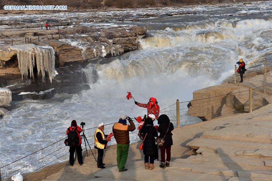 CHINA-YELLOW RIVER-HUKOU WATERFALL-FROZEN SCENERY(CN)