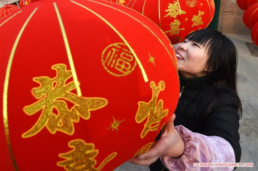 CHINA-HENAN-WUZHI-LANTERNS-MAKING (CN) 