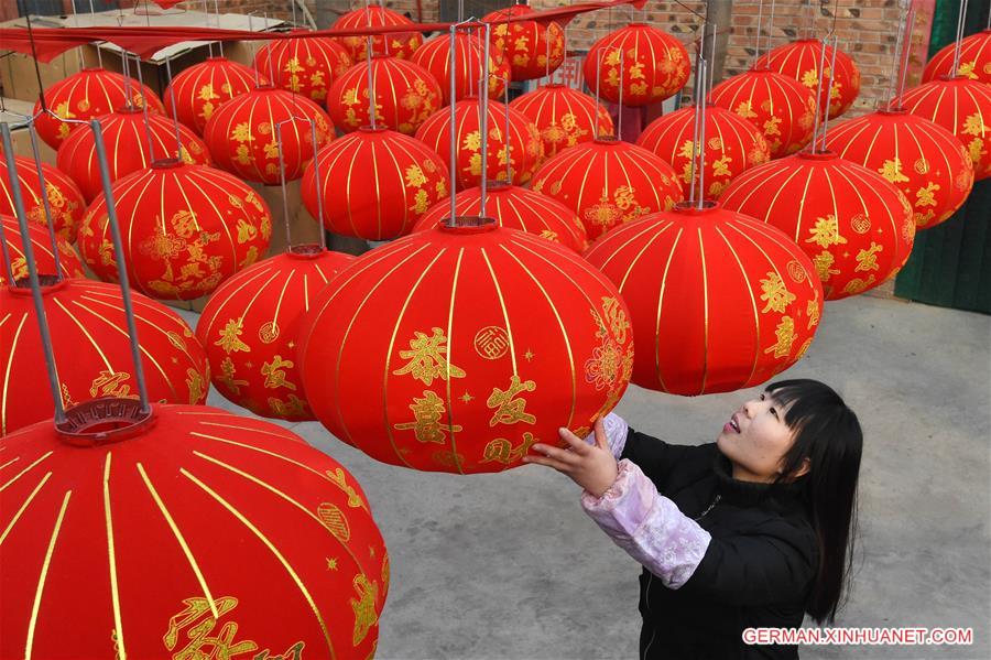 CHINA-HENAN-WUZHI-LANTERNS-MAKING (CN) 