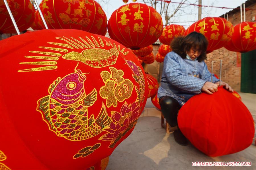 CHINA-HENAN-WUZHI-LANTERNS-MAKING (CN) 