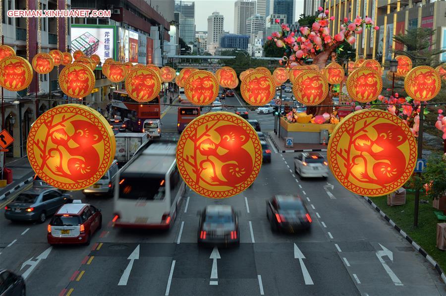 SINGAPORE-CHINATOWN-LUNAR NEW YEAR-PREPARATION