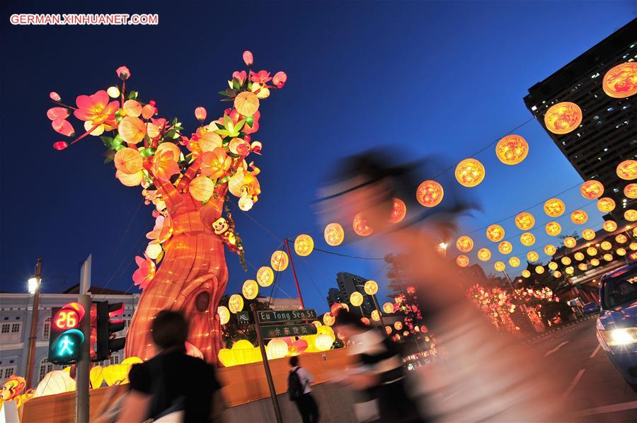 SINGAPORE-CHINATOWN-LUNAR NEW YEAR-PREPARATION