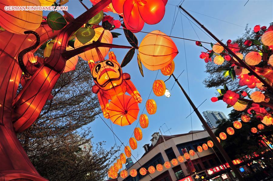 SINGAPORE-CHINATOWN-LUNAR NEW YEAR-PREPARATION