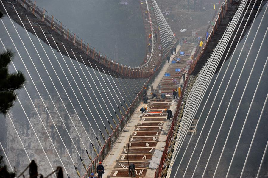 CHINA-HUNAN-ZHANGJIAJIE-GRAND CANYON BRIDGE (CN)