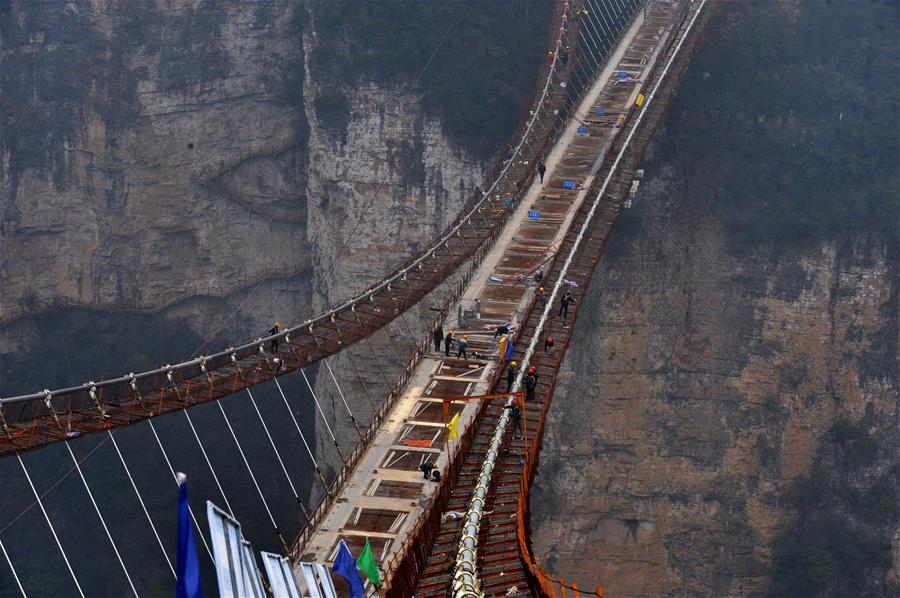 CHINA-HUNAN-ZHANGJIAJIE-GRAND CANYON BRIDGE (CN)