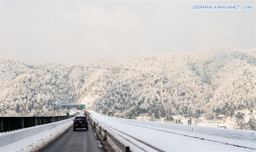 CHINA-CHONGQING-SNOWFALL (CN)