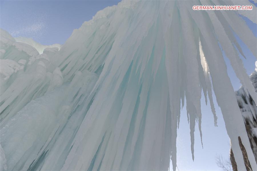 #CHINA-HEBEI-PINGSHAN-FROZEN WATERFALL (CN)