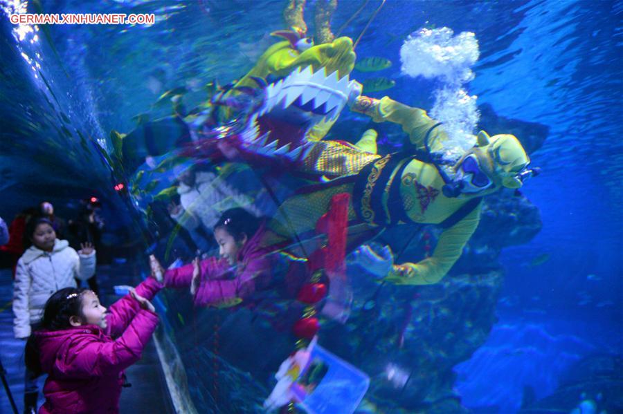 #CHINA-TIANJIN-UNDERWATER DRAGON DANCE (CN)