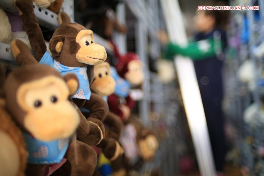 #CHINA-LIAONING-DALIAN-YEAR OF MONKEY-TOYS (CN)