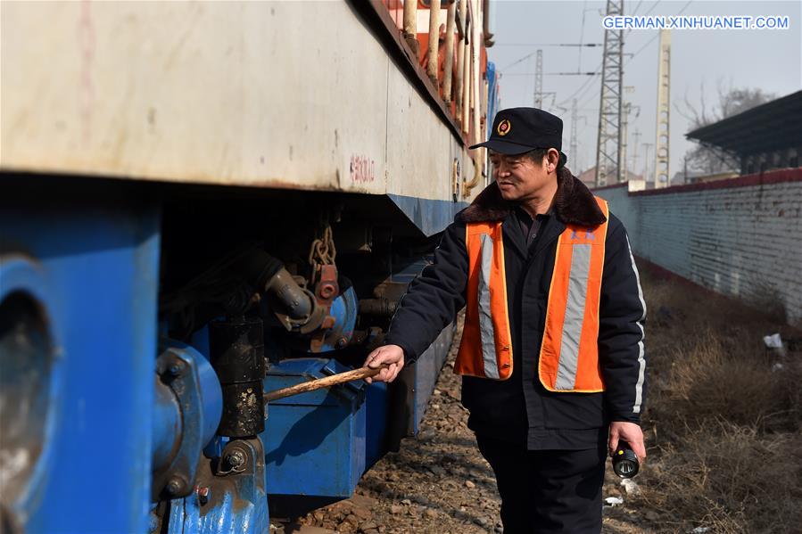 CHINA-SHANXI-ENGINE DRIVER-SPRING FESTIVAL-TRAVEL RUSH (CN)