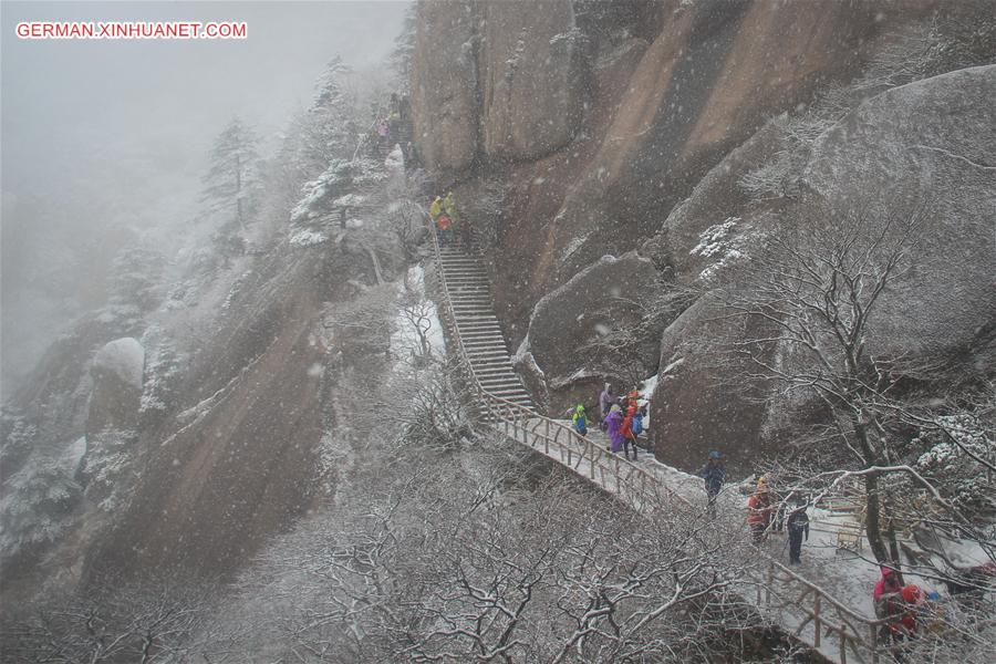 CHINA-ANHUI-HUANGSHAN MOUNTAIN-SNOW(CN)