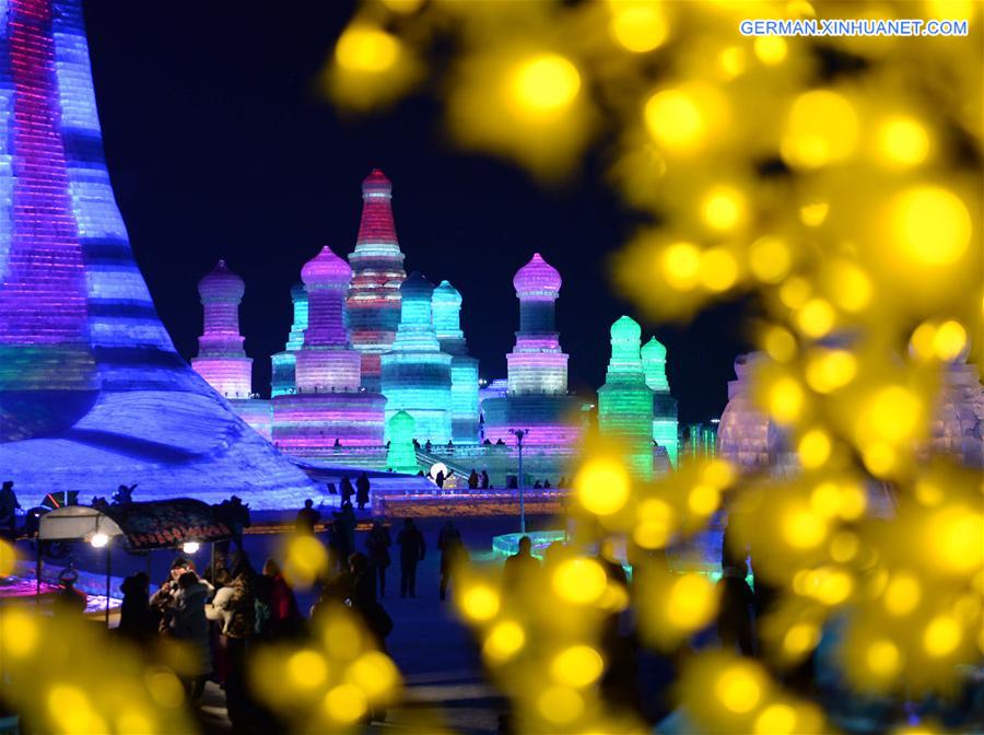 CHINA-HARBIN-ICE SCULPTURE (CN)