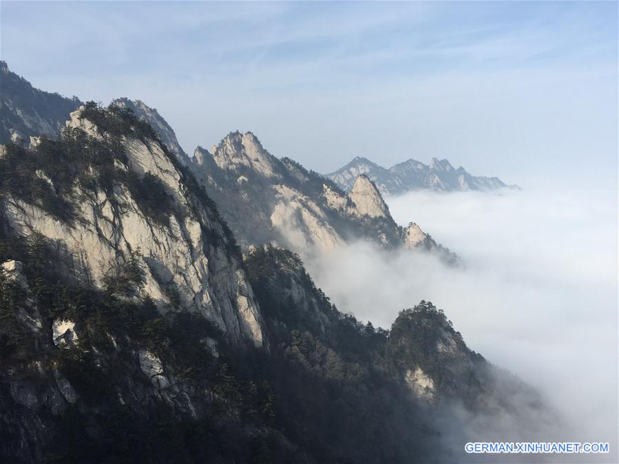 CHINA-HENAN-YAOSHAN MOUNTAIN-SEA OF CLOUDS (CN)