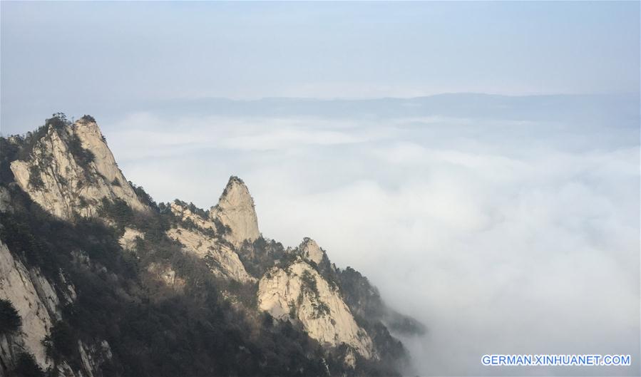 CHINA-HENAN-YAOSHAN MOUNTAIN-SEA OF CLOUDS (CN)