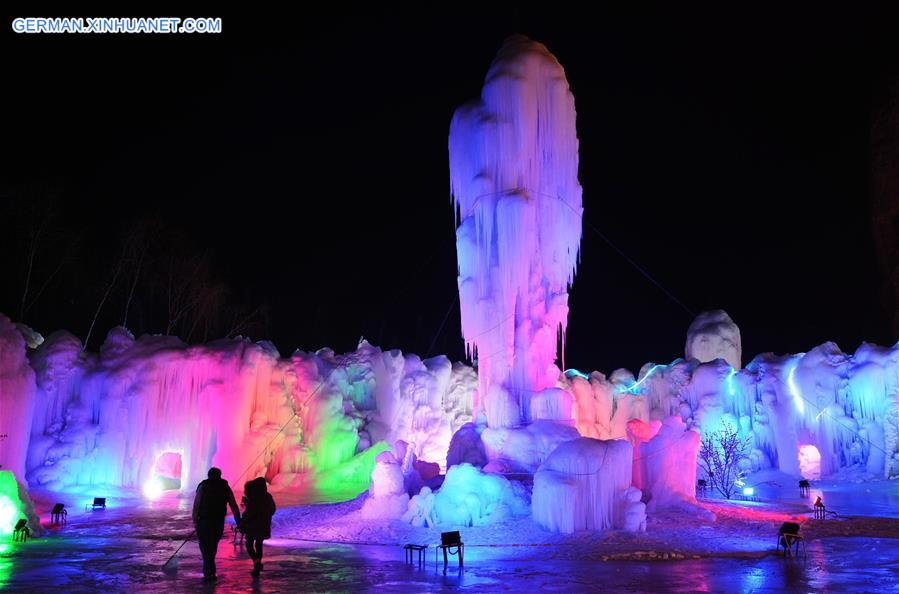 CHINA-HEBEI-SHIJIAZHUANG-FROZEN WATERFALL(CN)