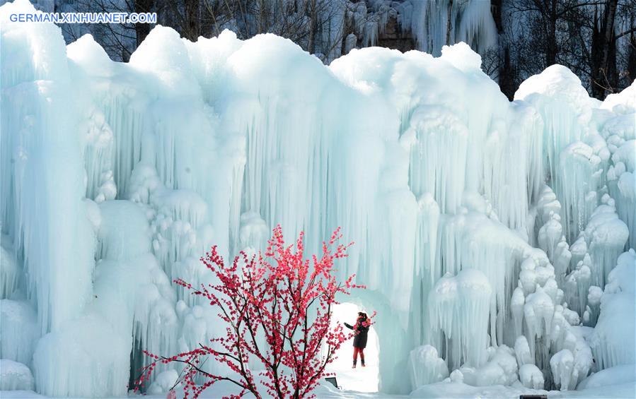 CHINA-HEBEI-SHIJIAZHUANG-FROZEN WATERFALL(CN)