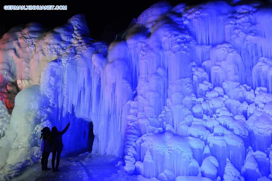 CHINA-HEBEI-SHIJIAZHUANG-FROZEN WATERFALL(CN)