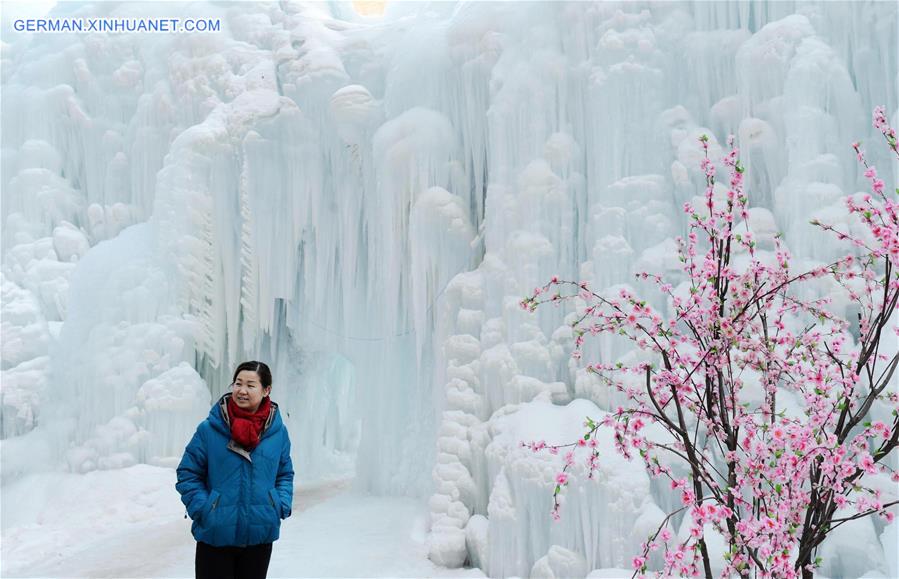 CHINA-HEBEI-SHIJIAZHUANG-FROZEN WATERFALL(CN)