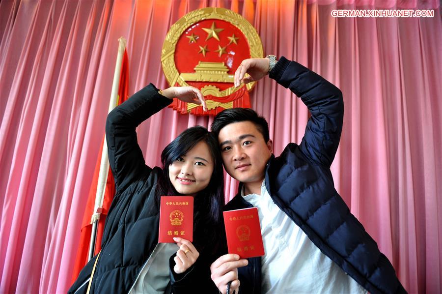 #CHINA-VALENTINE'S DAY-MARRIAGE REGISTRATION (CN) 
