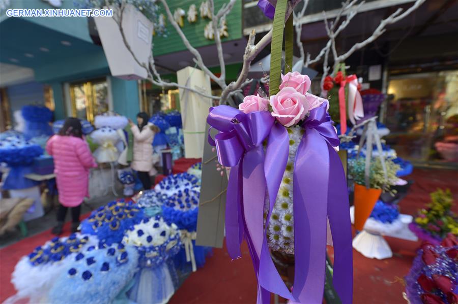 CHINA-NINGXIA-YINCHUAN-VALENTINE'S DAY-BOUQUETS (CN)