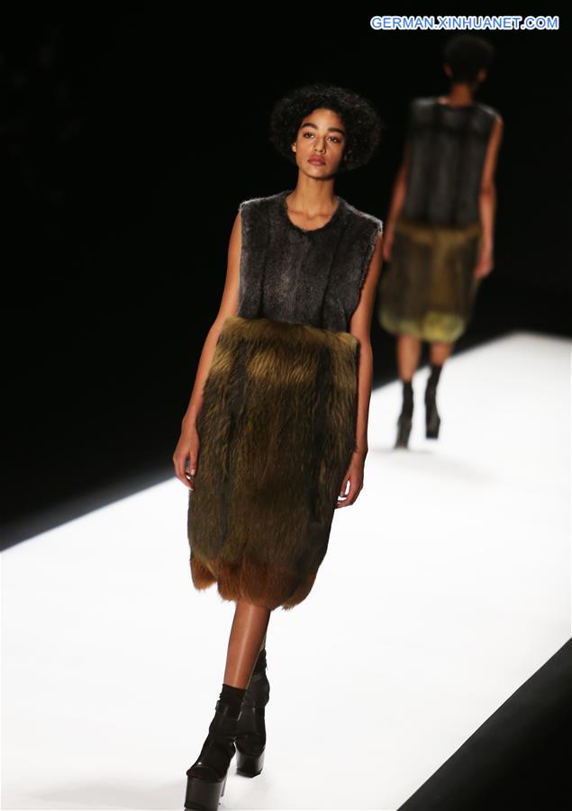 U.S.-NEW YORK-FASHION WEEK-VERA WANG