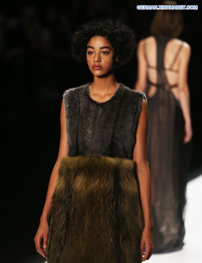 U.S.-NEW YORK-FASHION WEEK-VERA WANG