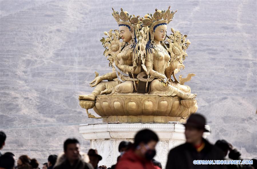 CHINA-QINGHAI-TONGREN-RONGWO MONASTERY-BUDDHIST RITUAL (CN) 