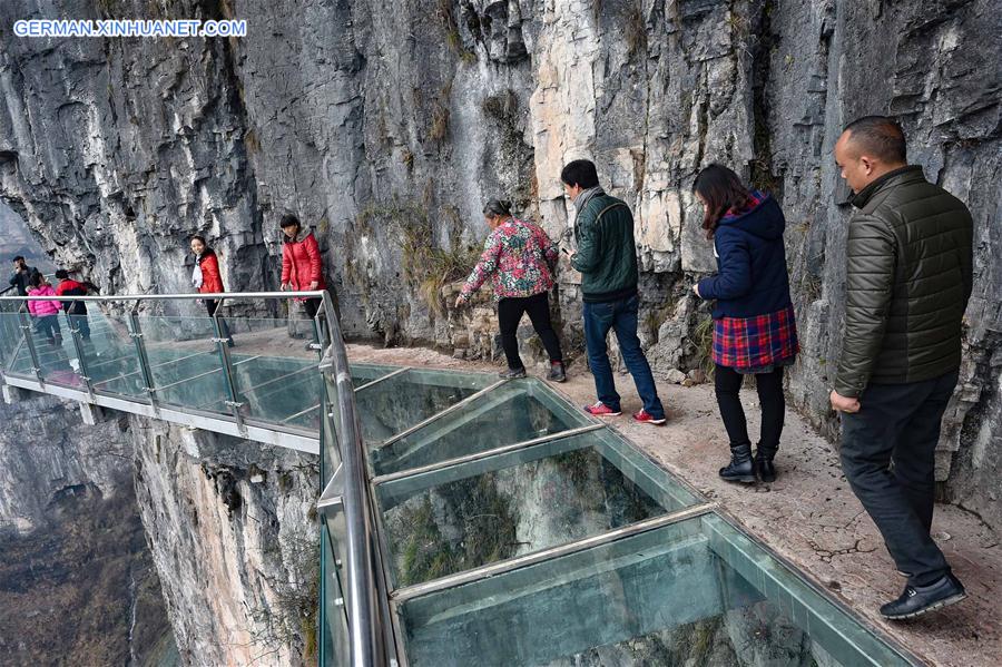 CHINA-GUIZHOU-GLASS SKYWALK (CN)